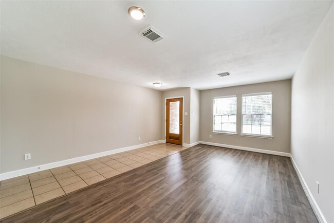 Foto del edificio - 14402 Hannah Glen Ln