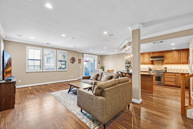 Foto del edificio - 588 Dovecote Ln