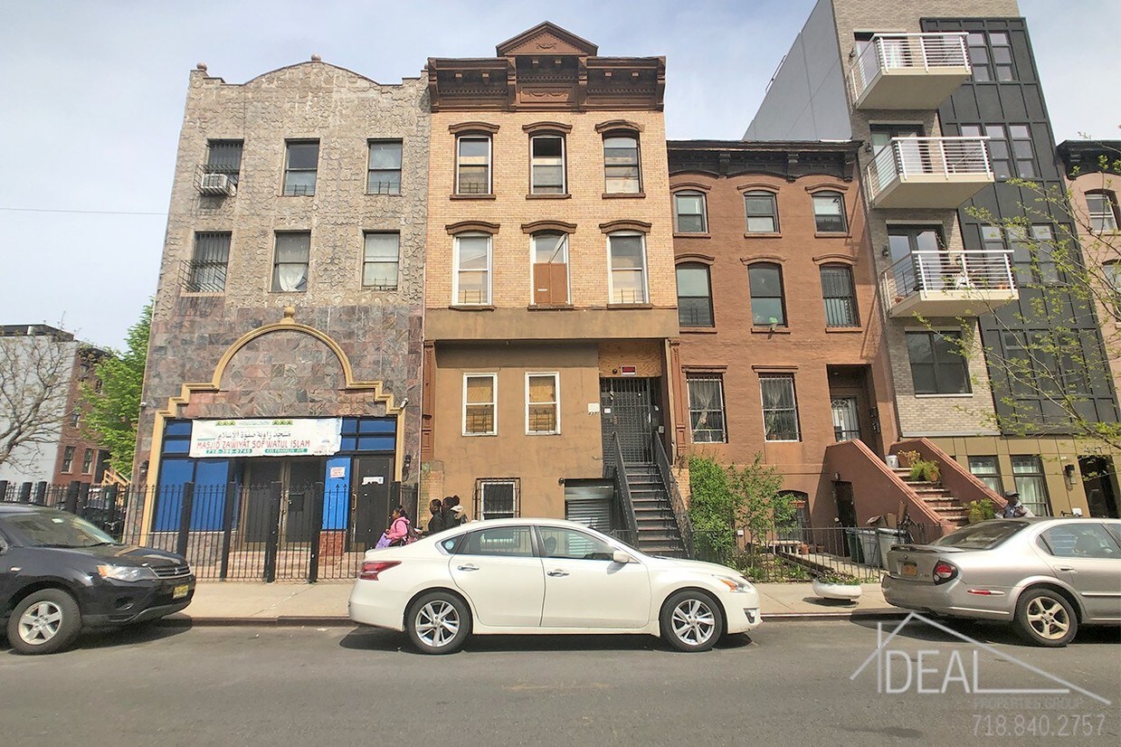 Primary Photo - 437 FRANKLIN AVENUE #BLDGR