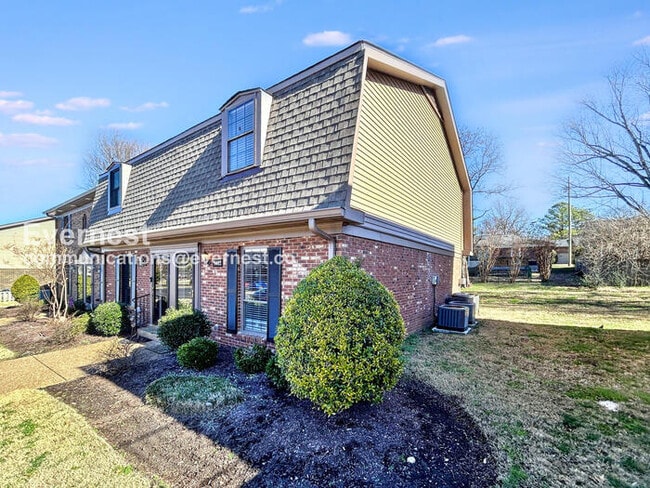 Foto del edificio - 5812 Brentwood Trace