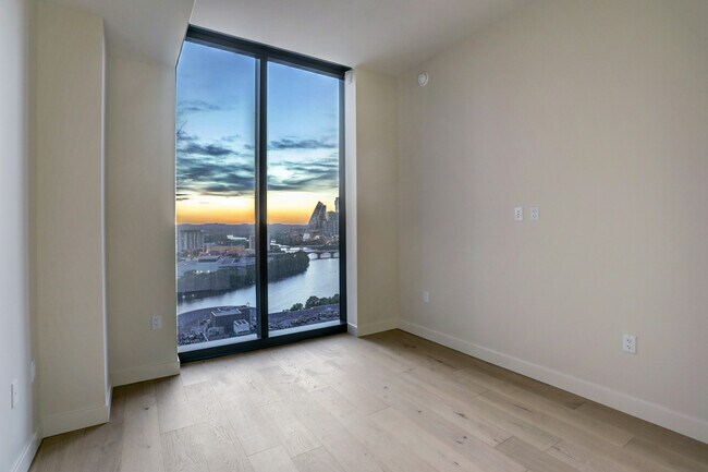 Building Photo - 44 East Ave