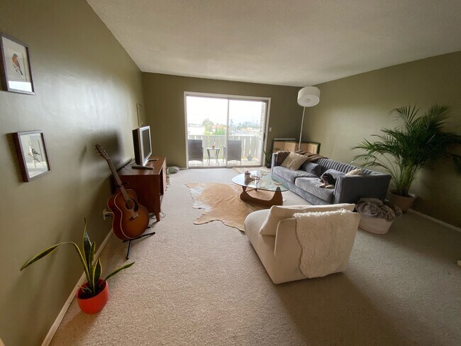 Foto del edificio - 4343 Finley Ave