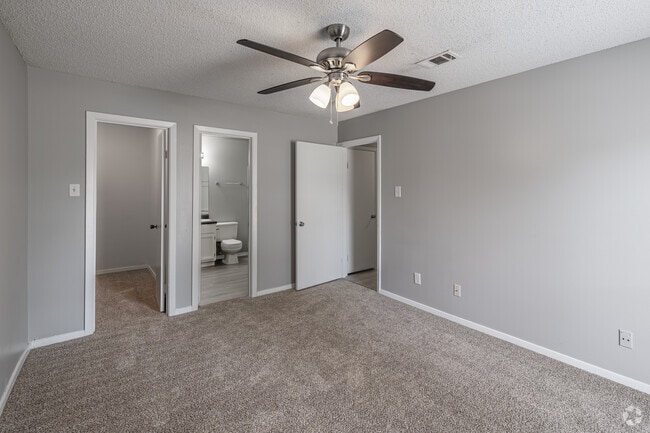 2HAB, 2BA - 1,056 ft² - Habitación principal - The Grove on Brockington