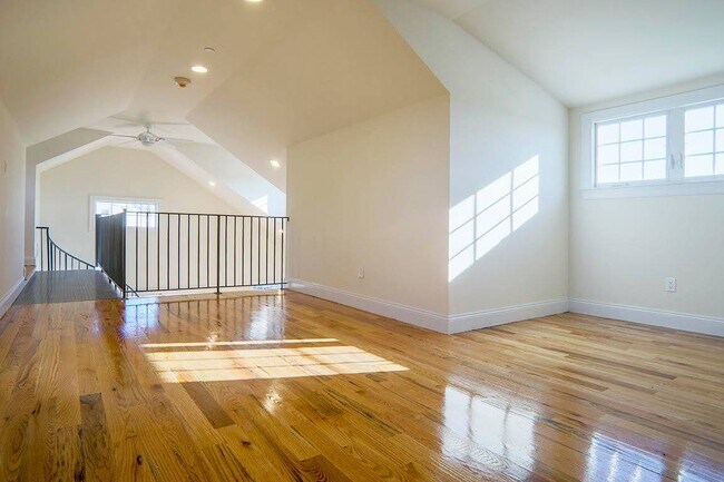 Building Photo - 40 Cedar Swamp Rd