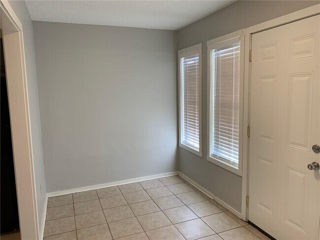 Building Photo - 1006 Turtle Creek Dr