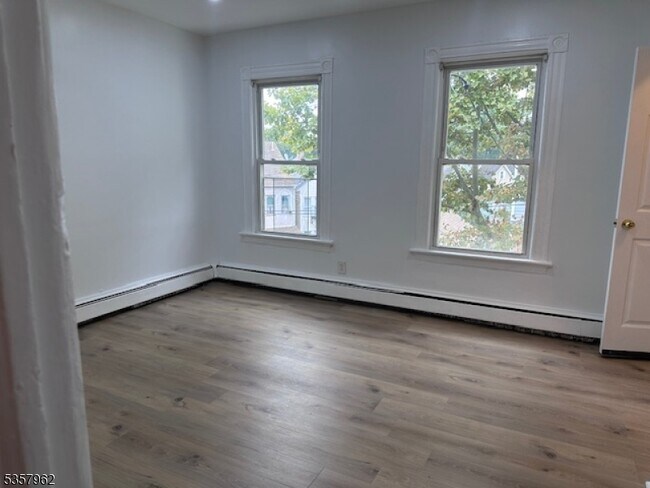 Foto del edificio - 145 N 2nd St