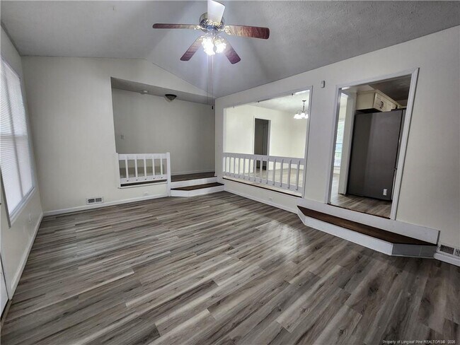 Foto del edificio - 5521 Deep Hollow Ct