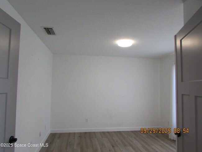 Foto del edificio - 2070 Tiburon Ln
