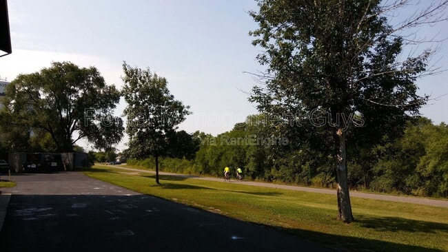 Foto del edificio - 131 Cedar St E