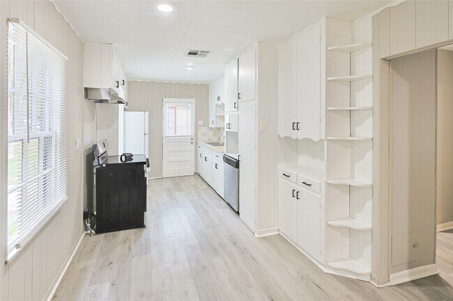 Foto del edificio - 1106-12th 1/2 12th 1/2 St N