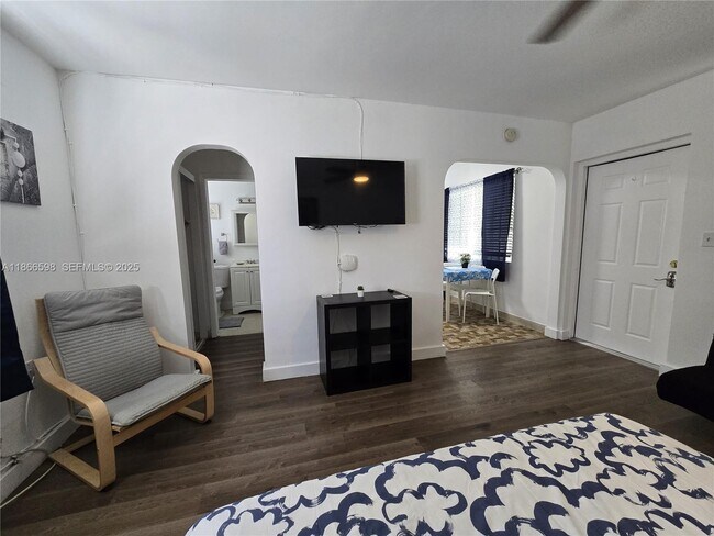 Foto del edificio - 2305 Monroe St