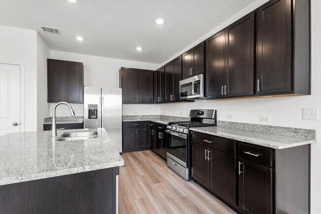 Foto del edificio - 5800 Beverly Pr Rd