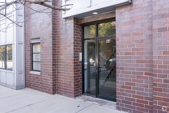 Entrance 2 - Paulina Park Apartments