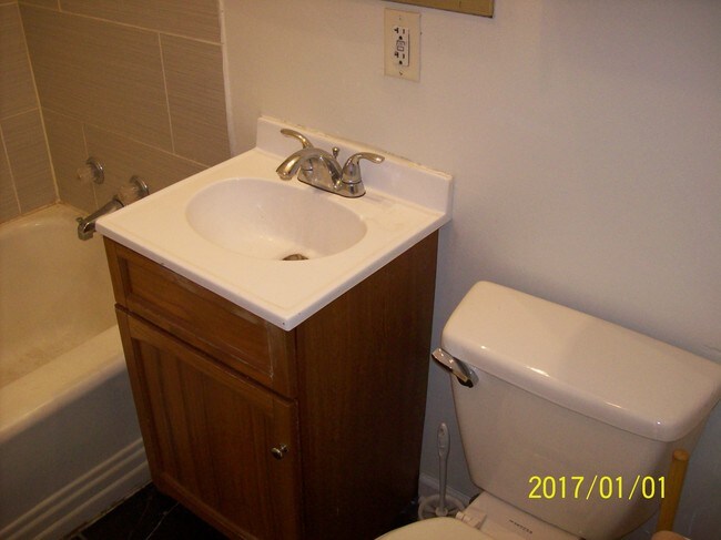 Foto del edificio - 14930 E Riverside Dr