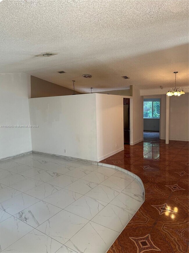 Building Photo - 5551 SW 7th Pl