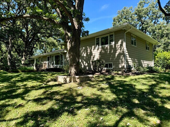 Building Photo - 4718 E Crystal Lake Ave