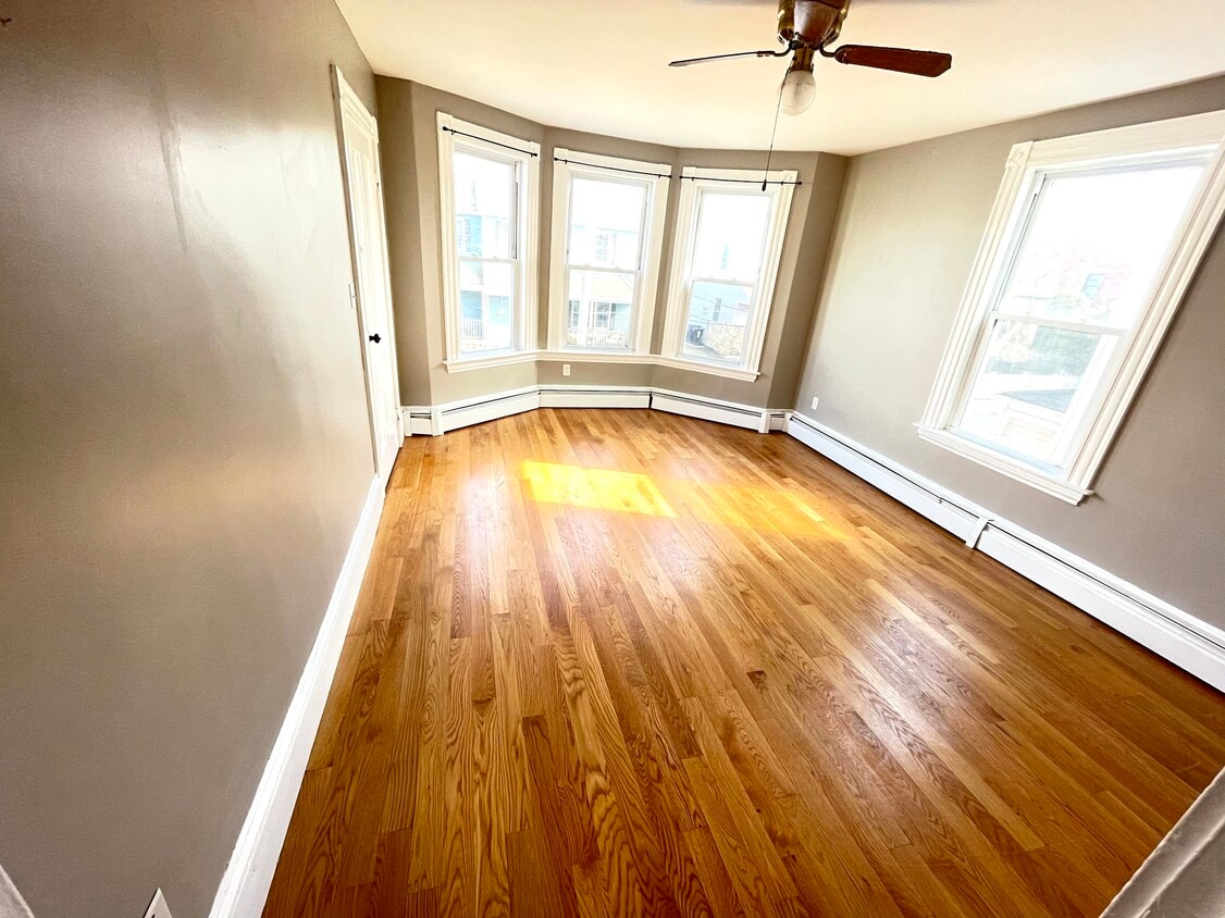 6 Cousins St Unit 2, Salem, MA 01970 Condo for Rent in Salem, MA