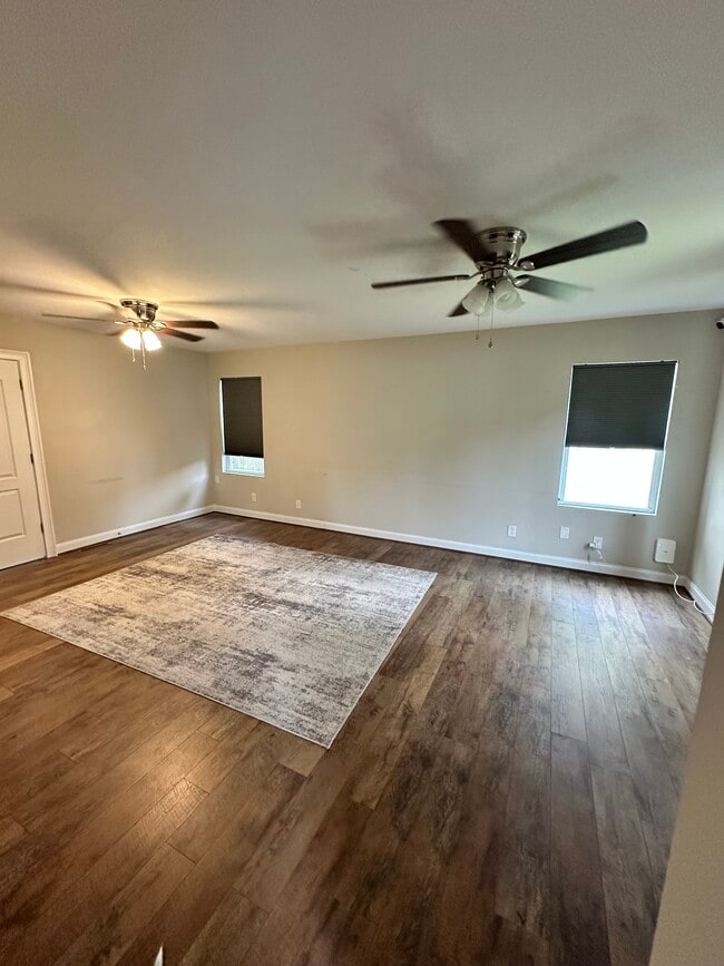 Building Photo - 1437 Norcova Ave