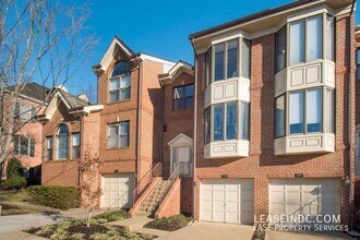 Building Photo - 1445 Hampton Hill Cir