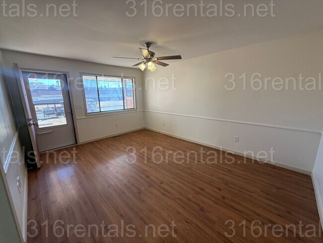 Foto del edificio - 3113-3115 S Bunker