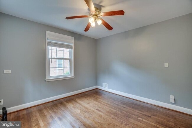 Foto del edificio - 4311 Puller Dr