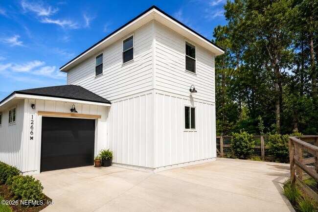 Building Photo - 1200 N Clay St