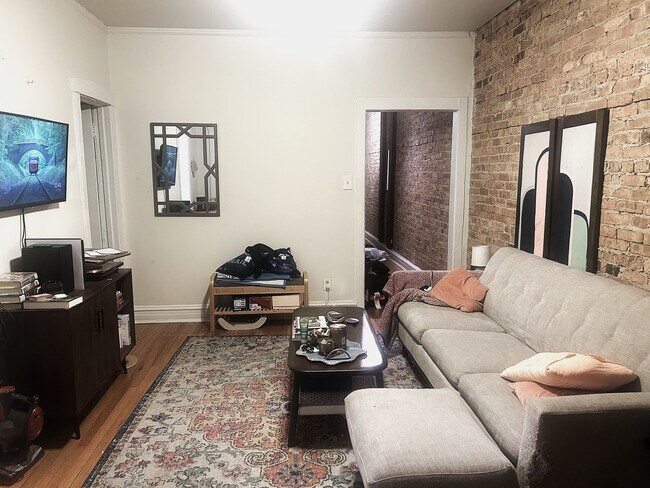 Foto del edificio - 709 W Cornelia Ave
