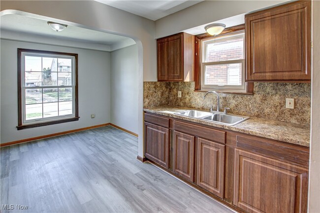 Building Photo - 7611 Ivandale Dr