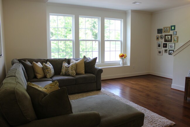 Foto del edificio - 159 Fairbanks Dr