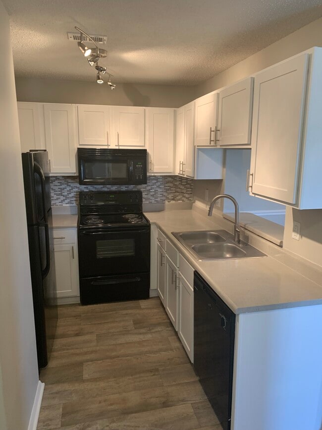 Building Photo - Windsor Landing Apartments