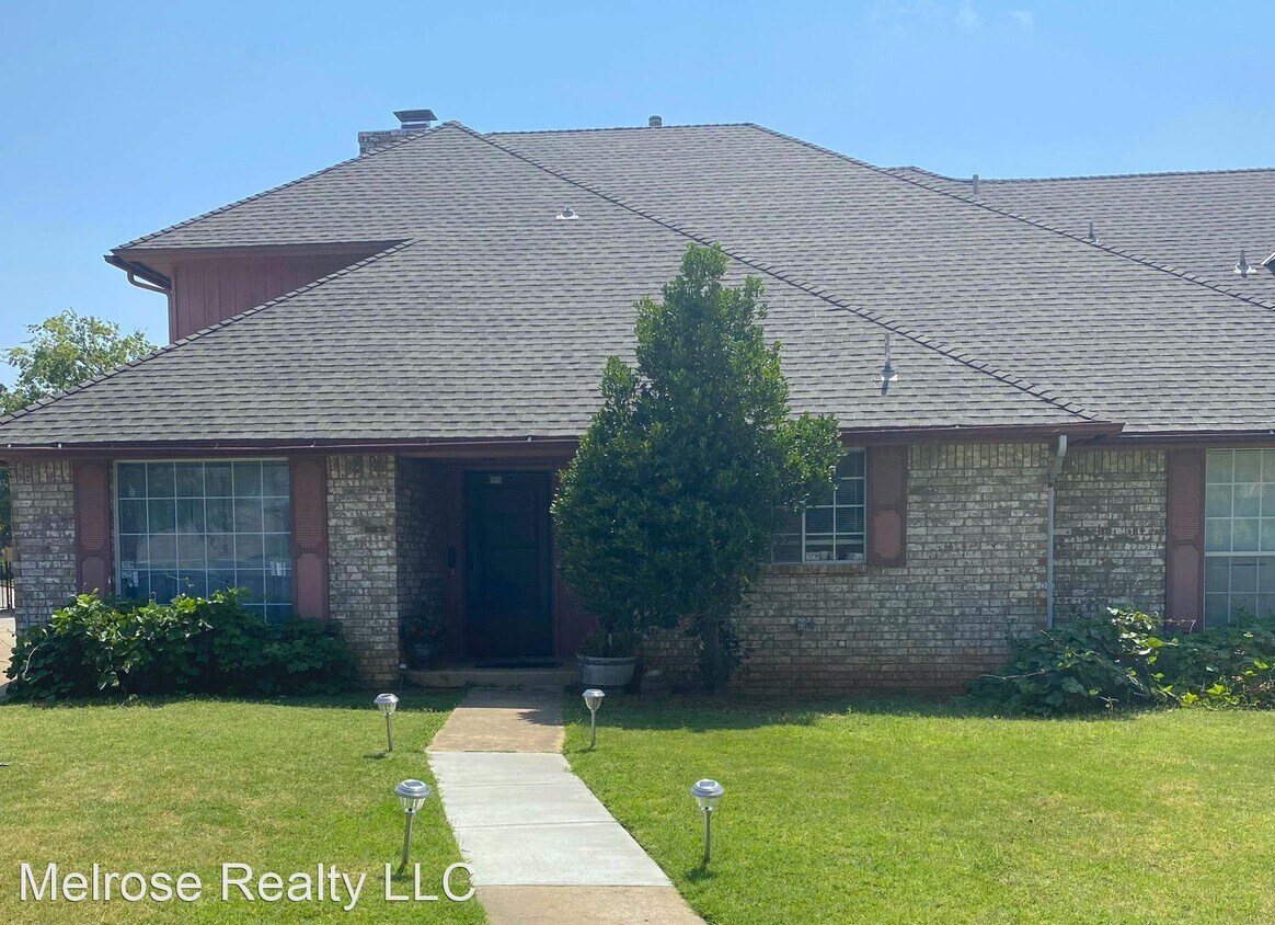 Foto principal - 2 br, 2 bath House - 3910 NW 68th Street