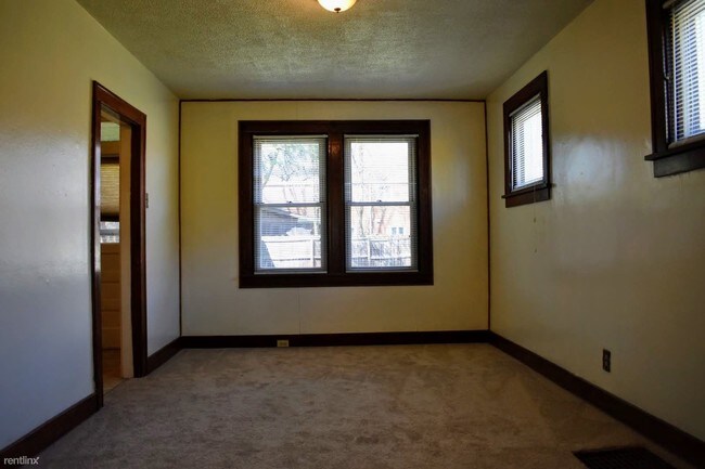 Building Photo - 3 br, 1 bath Duplex - 229 Whipple Street