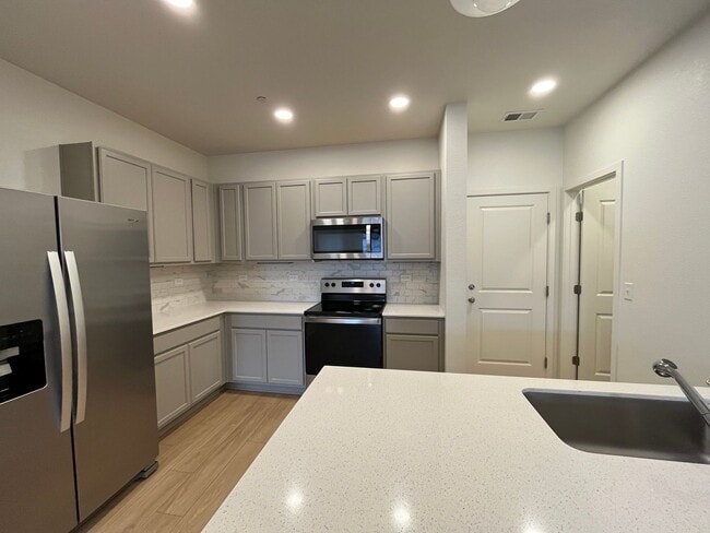 Foto del edificio - Beautiful Newer Build Townhome in Greeley