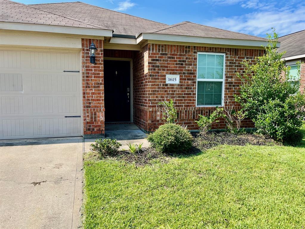 Foto principal - 1615 Pink Stone Dr