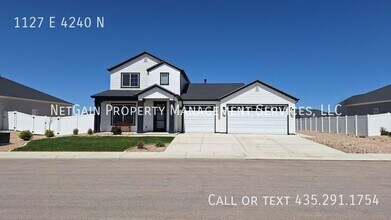 Building Photo - 1127 4240 N