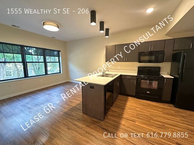 Building Photo - Eastown One Bedroom - Close to Downtown!