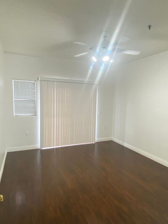Building Photo - 2 Bedroom 2 Bath Condo In Henderson