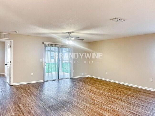 Building Photo - Crisp and Sensational 3BR! Catch this oppo...