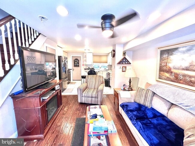 Photo - 2830 Castor Ave Apartment