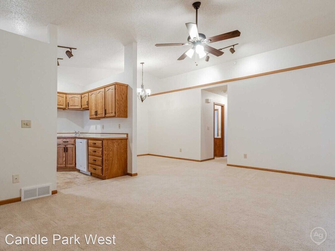 Primary Photo - 1755 34th St S