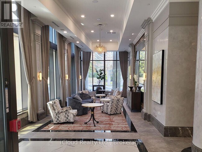 Photo du bâtiment - 30 Elm Dr W