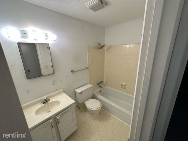 Foto del edificio - 2 br, 1.5 bath Townhome - 3919 Overland Ht...