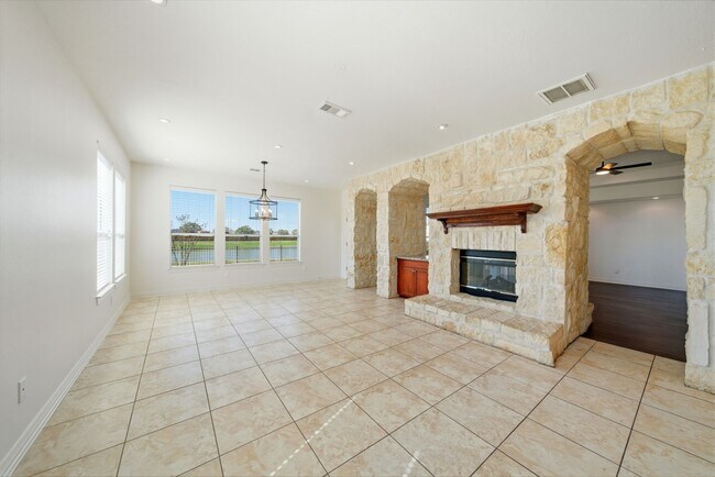 Foto del edificio - 23019 Spellbrook Bend Ln
