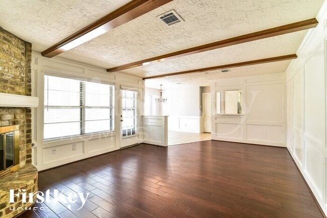 Foto del edificio - 11715 Parkriver Dr