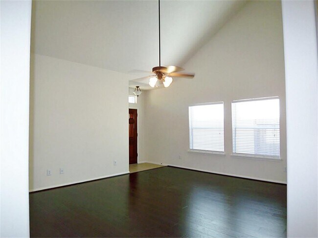 Building Photo - 10819 Windfern Lakes St