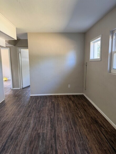 Foto del edificio - 1631 McCaskill Ave