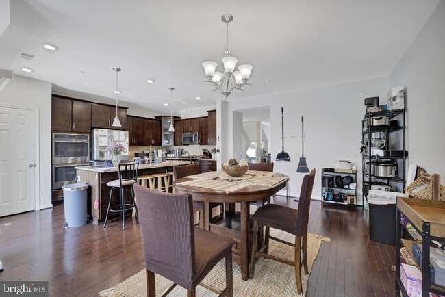 Building Photo - 623 Diamondback Dr