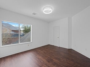 Building Photo - 15318 Beecham Dr