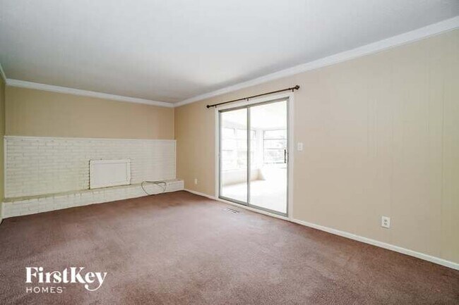 Foto del edificio - 405 Lytton Way