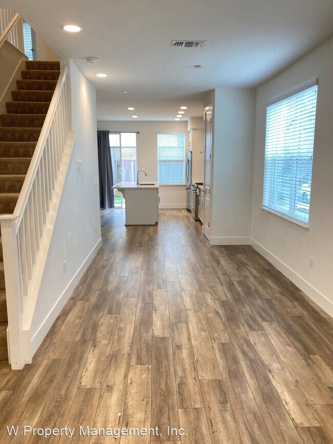 Building Photo - 4 br, 2.5 bath House - 945 Prospect Avenue